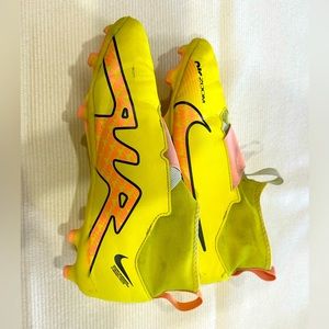 Nike Jr. Mercurial Superfly Soccer Cleats size 6